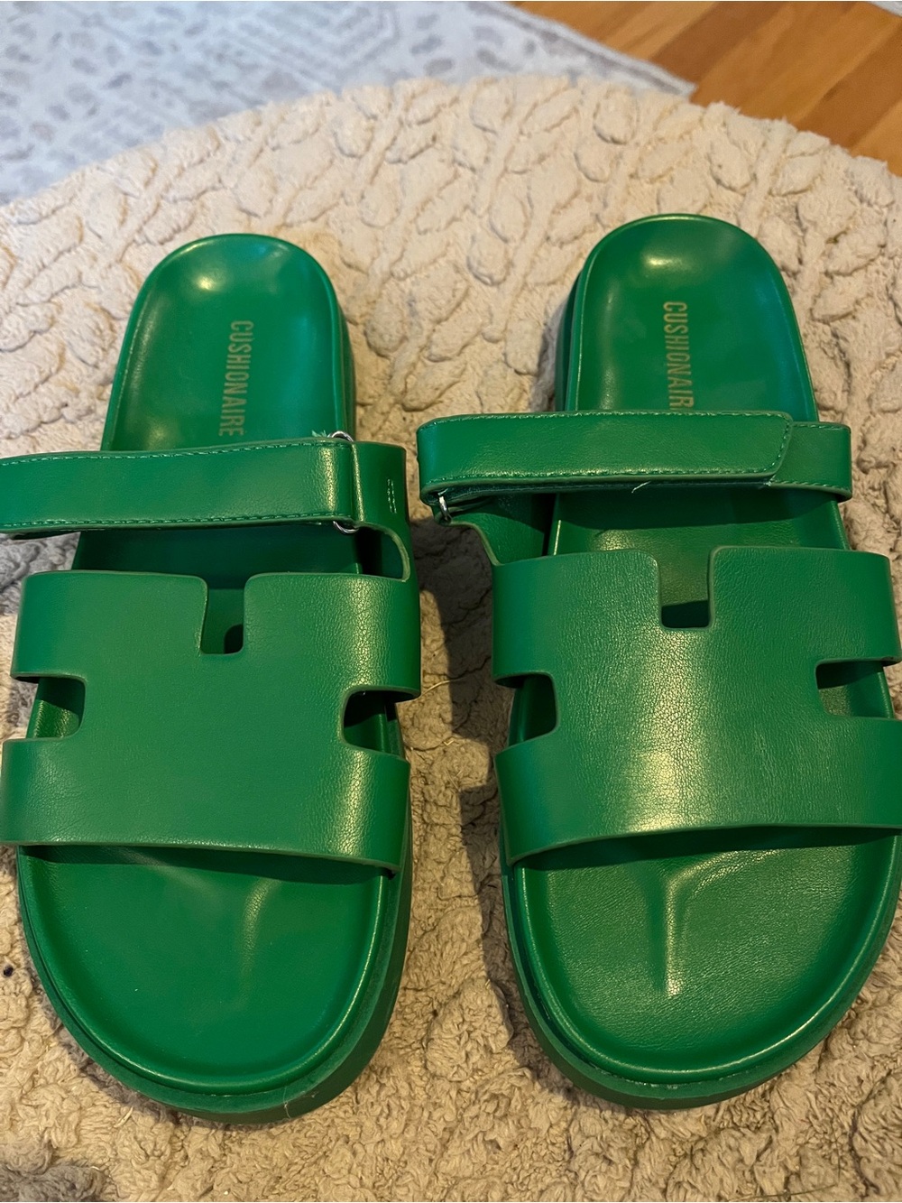 Cushionaire Women's Emerald Green Slide Sandals